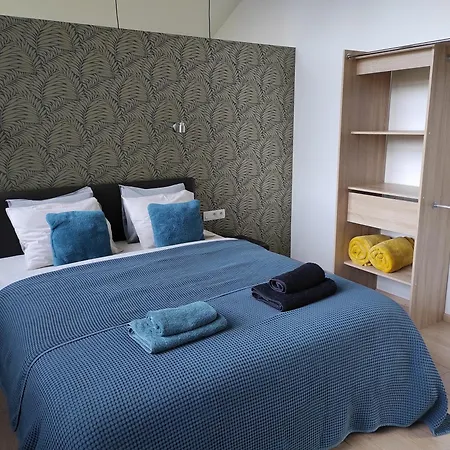 Au Simply Apartment
